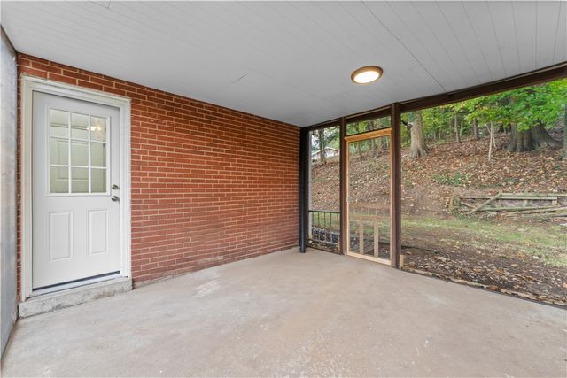 1010 1st St, Penn Twp, PA 15085