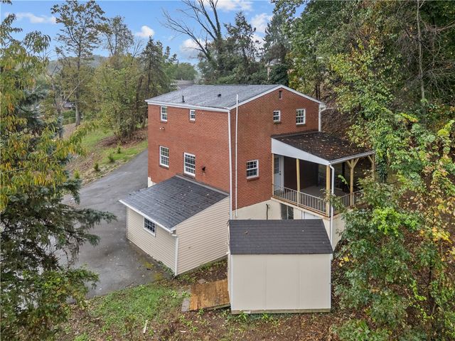 1010 1st St, Penn Twp, PA 15085