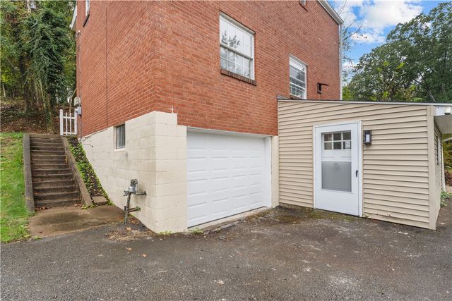 1010 1st St, Penn Twp, PA 15085