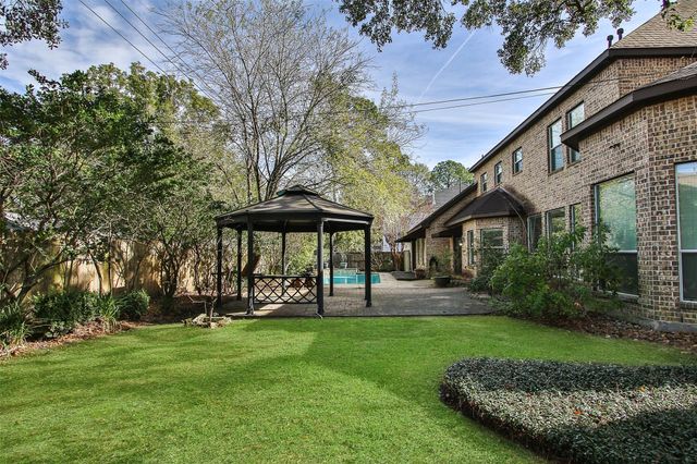 11722 Spriggs Way, Houston, TX 77024