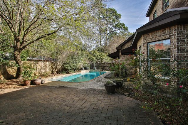 11722 Spriggs Way, Houston, TX 77024