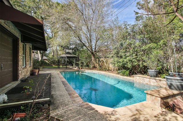 11722 Spriggs Way, Houston, TX 77024