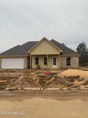 114 Trace Pointe Place, Clinton, MS 39056