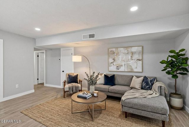 4801 CHISOS Lane, El Paso, TX 79904