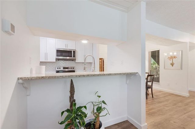 913 Tuxworth Circle, Decatur, GA 30033