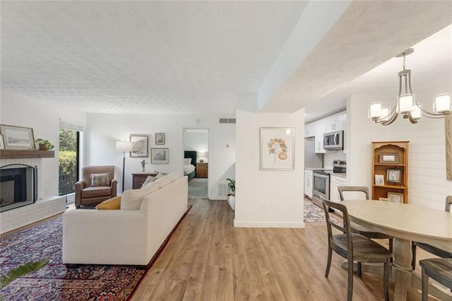 913 Tuxworth Circle, Decatur, GA 30033
