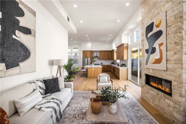 2001 Speyer Lane, Redondo Beach, CA 90278