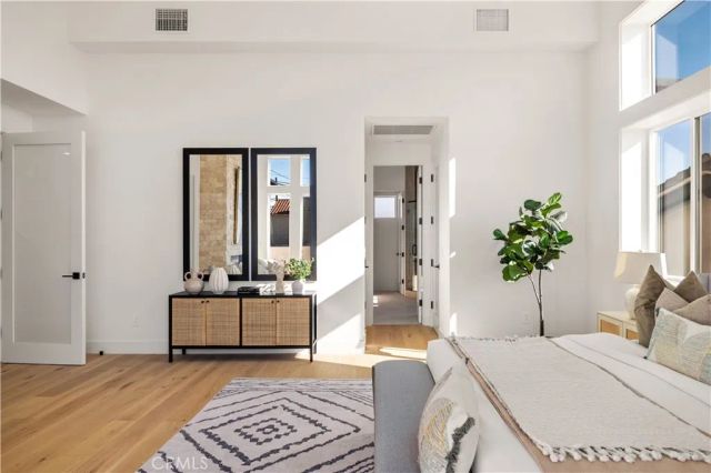 2001 Speyer Lane, Redondo Beach, CA 90278