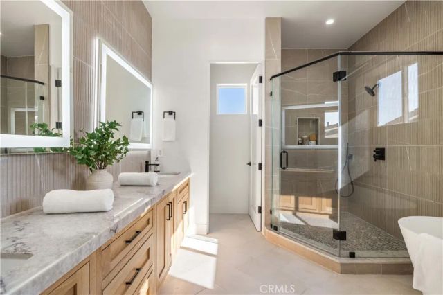 2001 Speyer Lane, Redondo Beach, CA 90278