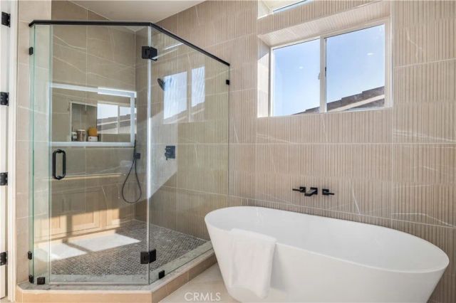 2001 Speyer Lane, Redondo Beach, CA 90278