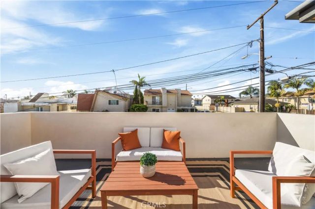 2001 Speyer Lane, Redondo Beach, CA 90278