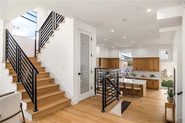 2001 Speyer Lane, Redondo Beach, CA 90278