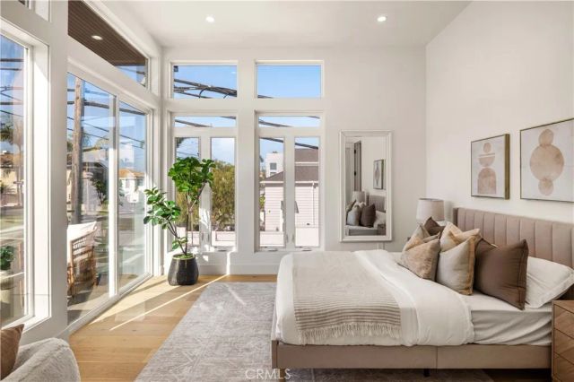 2001 Speyer Lane, Redondo Beach, CA 90278