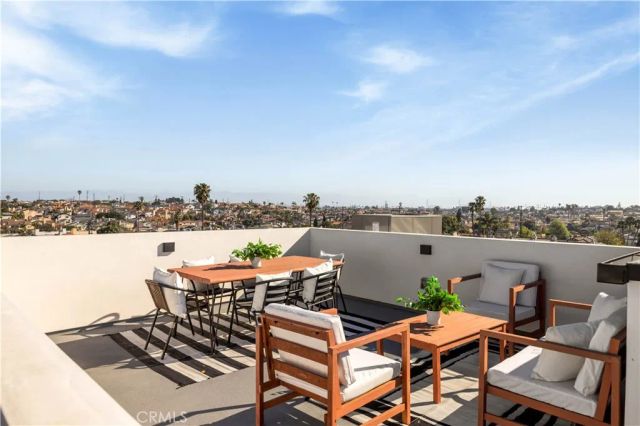 2001 Speyer Lane, Redondo Beach, CA 90278