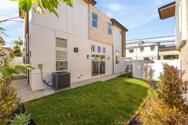 2001 Speyer Lane, Redondo Beach, CA 90278