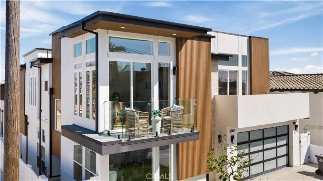 2001 Speyer Lane, Redondo Beach, CA 90278