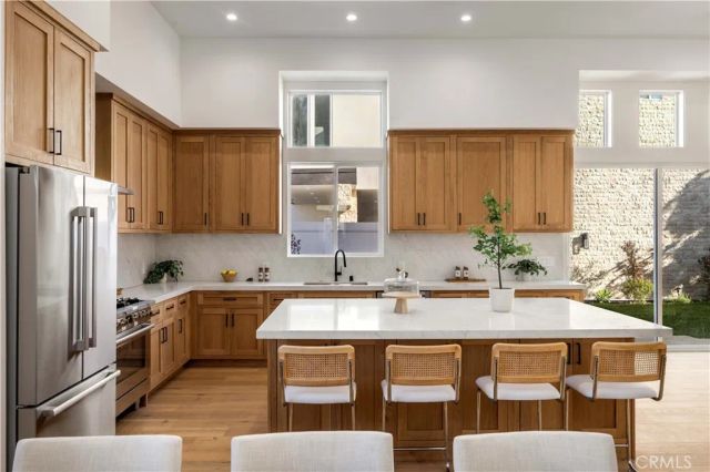 2001 Speyer Lane, Redondo Beach, CA 90278