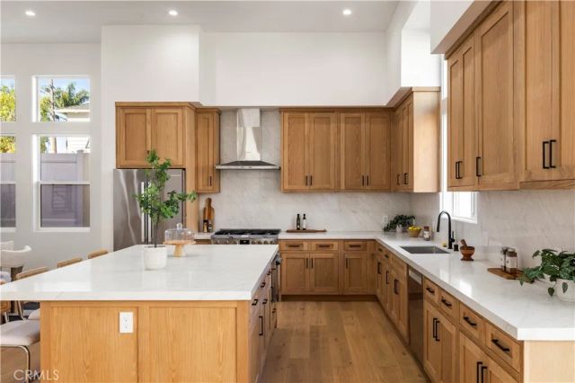 2001 Speyer Lane, Redondo Beach, CA 90278