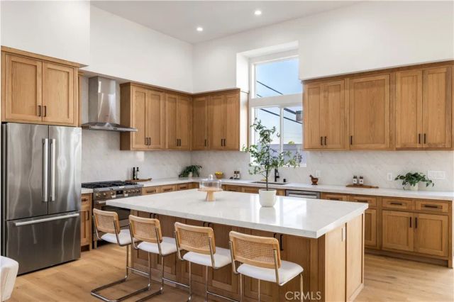 2001 Speyer Lane, Redondo Beach, CA 90278