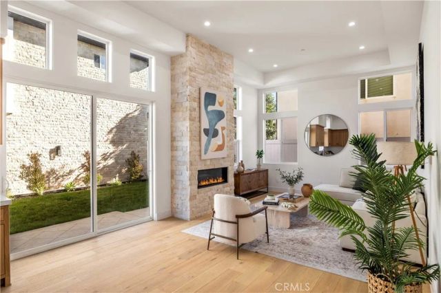 2001 Speyer Lane, Redondo Beach, CA 90278