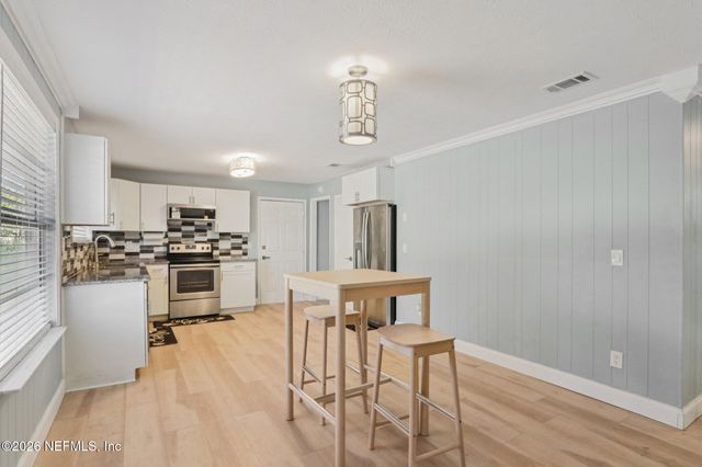 5127 SECURITY Lane, Jacksonville, FL 32209