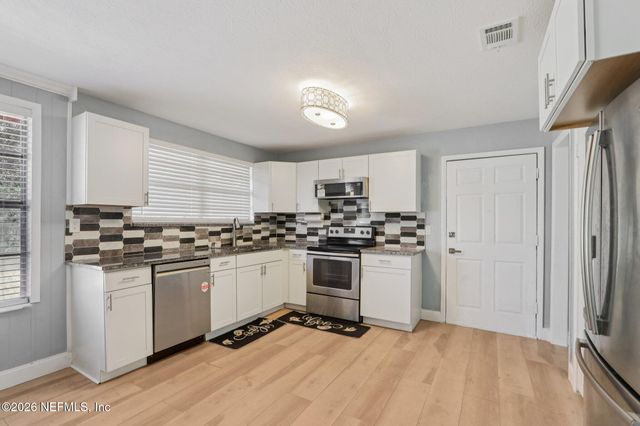 5127 SECURITY Lane, Jacksonville, FL 32209