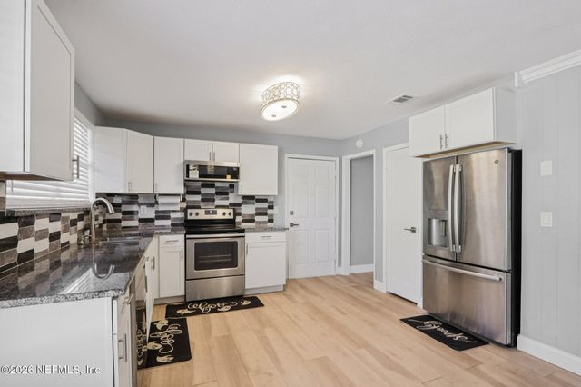 5127 SECURITY Lane, Jacksonville, FL 32209