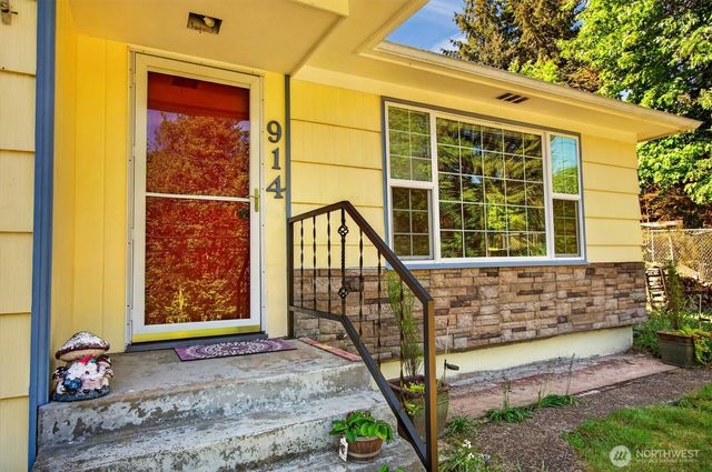 914 Coal Creek Road, Longview, WA 98632