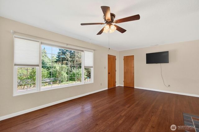 914 Coal Creek Road, Longview, WA 98632
