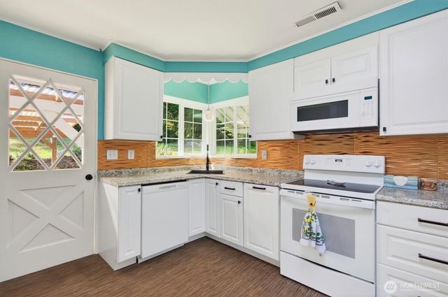 914 Coal Creek Road, Longview, WA 98632