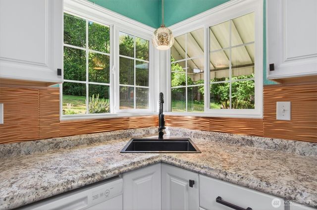 914 Coal Creek Road, Longview, WA 98632