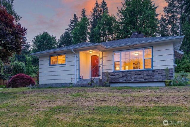 914 Coal Creek Road, Longview, WA 98632