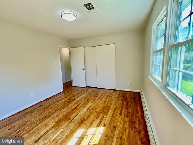 239 KENNEDY DR, Severna Park, MD 21146