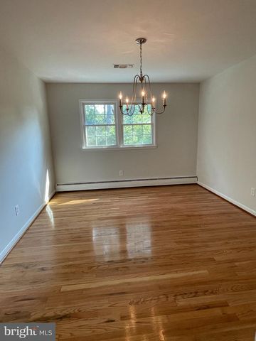 239 KENNEDY DR, Severna Park, MD 21146