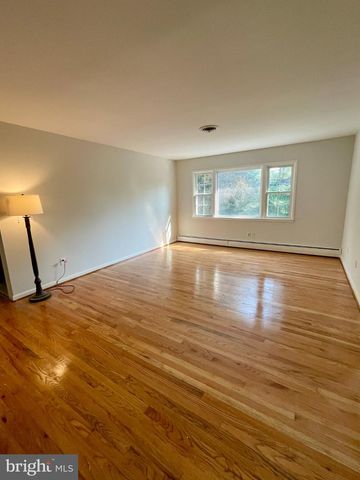 239 KENNEDY DR, Severna Park, MD 21146