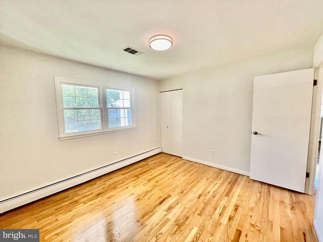 239 KENNEDY DR, Severna Park, MD 21146