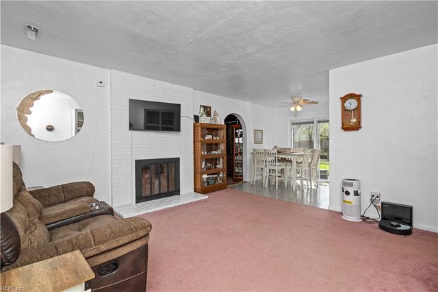 4945 Whitman LN, Virginia Beach, VA 23455