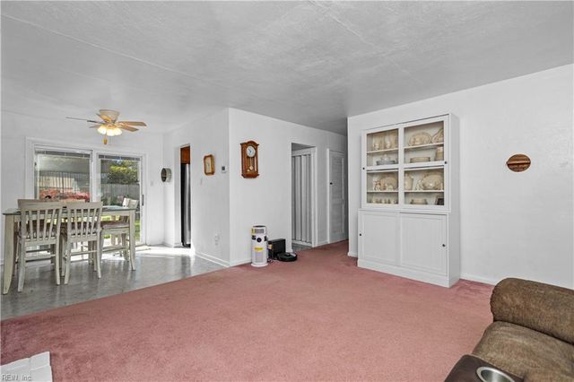 4945 Whitman LN, Virginia Beach, VA 23455