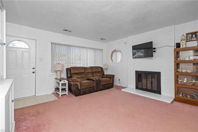 4945 Whitman LN, Virginia Beach, VA 23455