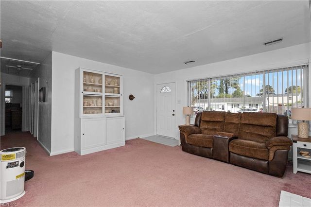 4945 Whitman LN, Virginia Beach, VA 23455