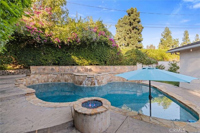10215 Casaba, Chatsworth, CA 91311