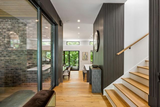2460 Howell Mill Road NW, Atlanta, GA 30318