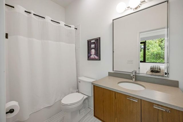 2460 Howell Mill Road NW, Atlanta, GA 30318