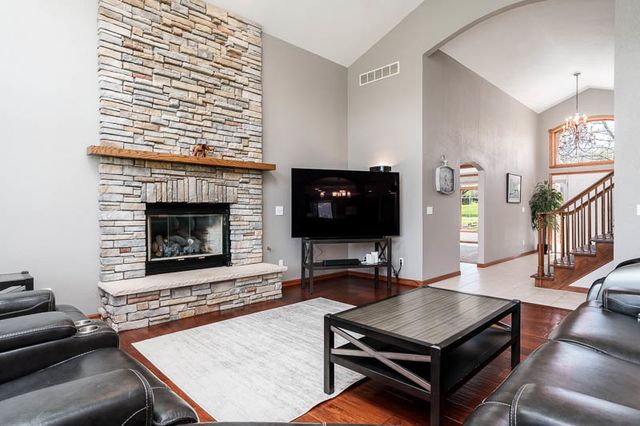 2302 CAIRNWELL Drive, Belvidere, IL 61008