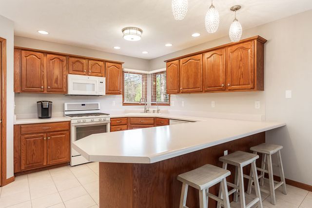 2302 CAIRNWELL Drive, Belvidere, IL 61008