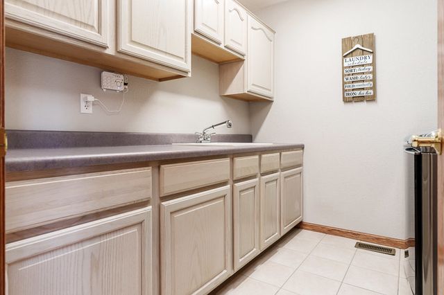 2302 CAIRNWELL Drive, Belvidere, IL 61008