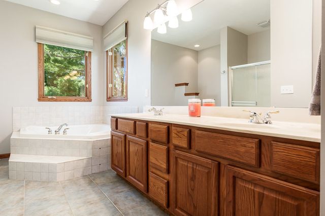 2302 CAIRNWELL Drive, Belvidere, IL 61008