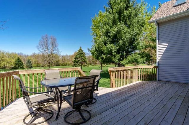 2302 CAIRNWELL Drive, Belvidere, IL 61008