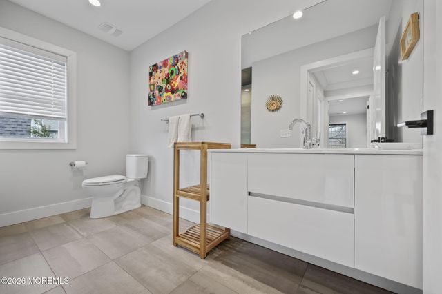 28 Rector Place, Red Bank, NJ 07701