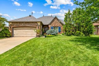 701 East Bayshore Drive, Ozark, MO 65721